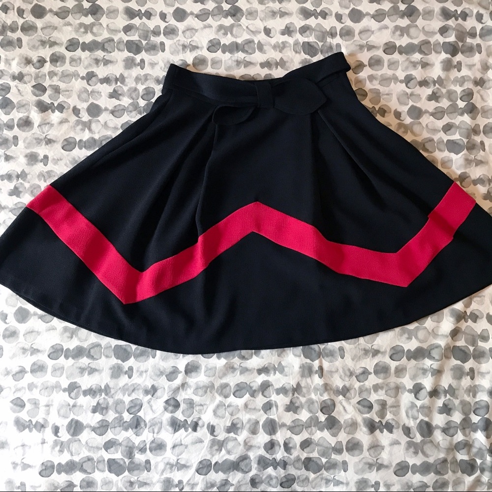 Circle skirt with red chevron stripe - Picture 4 of 9